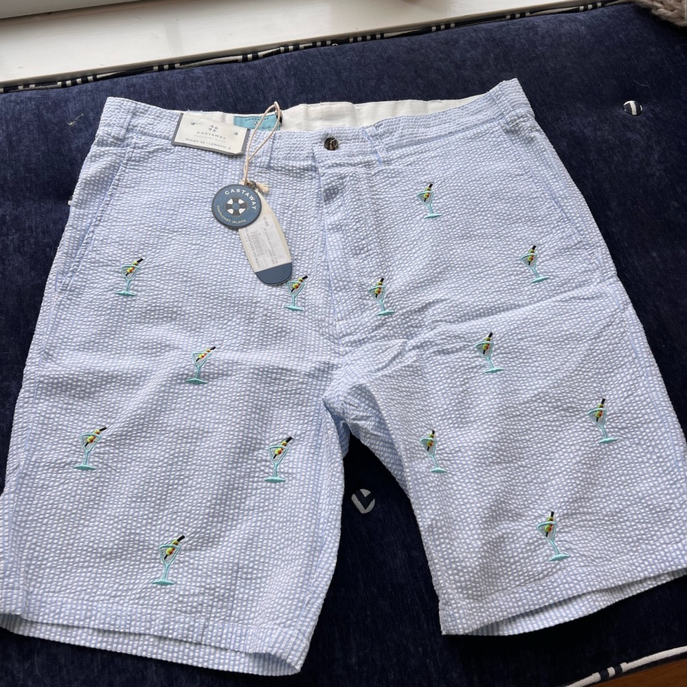 Castaway Nantucket Men’s Seersucker shorts w/ martini glasses embroidered.NWT